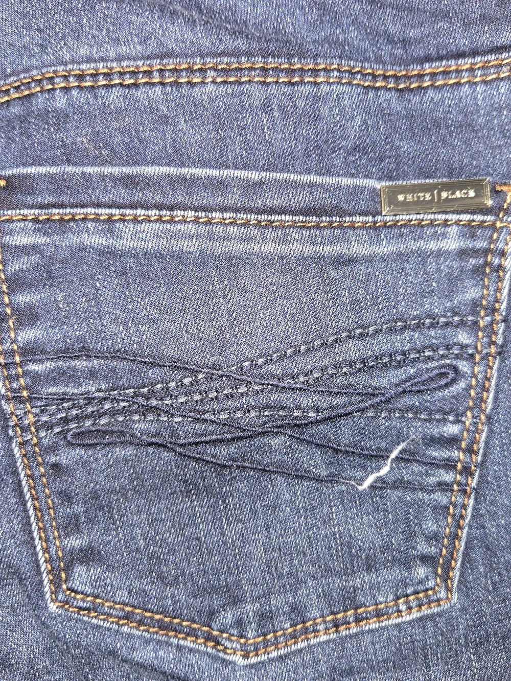 White House Black Market Dark Washed Denim Slim Jeans with Tan Stitching Size XS - Picture 7 of 11